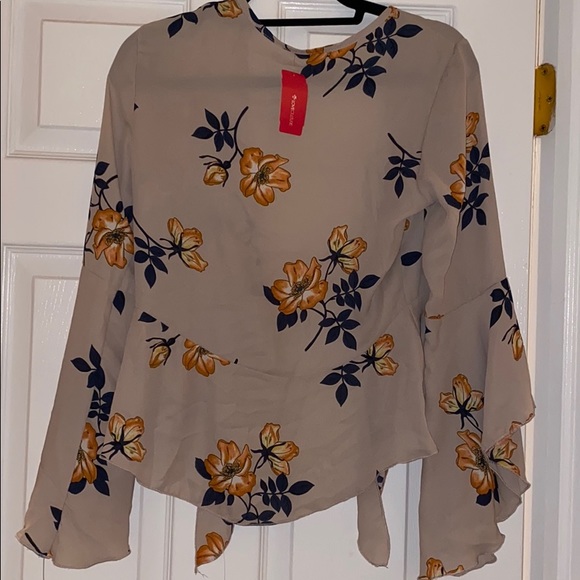 Blouse - Picture 2 of 3